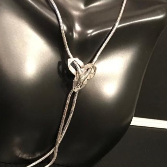 Sarah Coventry Silver-Tone Bolo Style Necklace - Picture 2 of 7